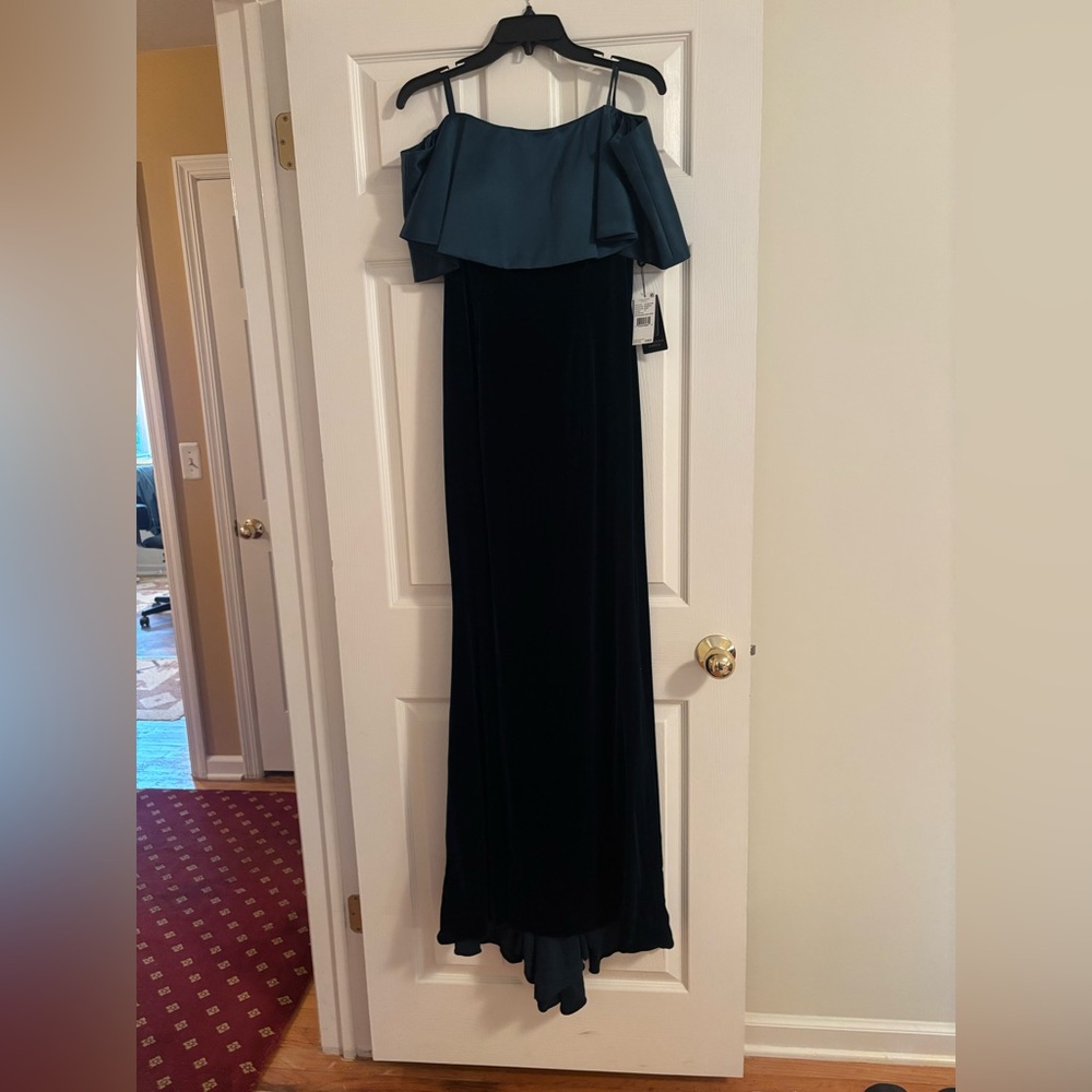 Adrianna Pappell Emerald Velvet Off-Shoulder Dress
